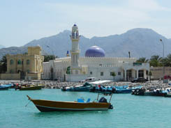 Der Hafen von Khasab in Musandam, Oman